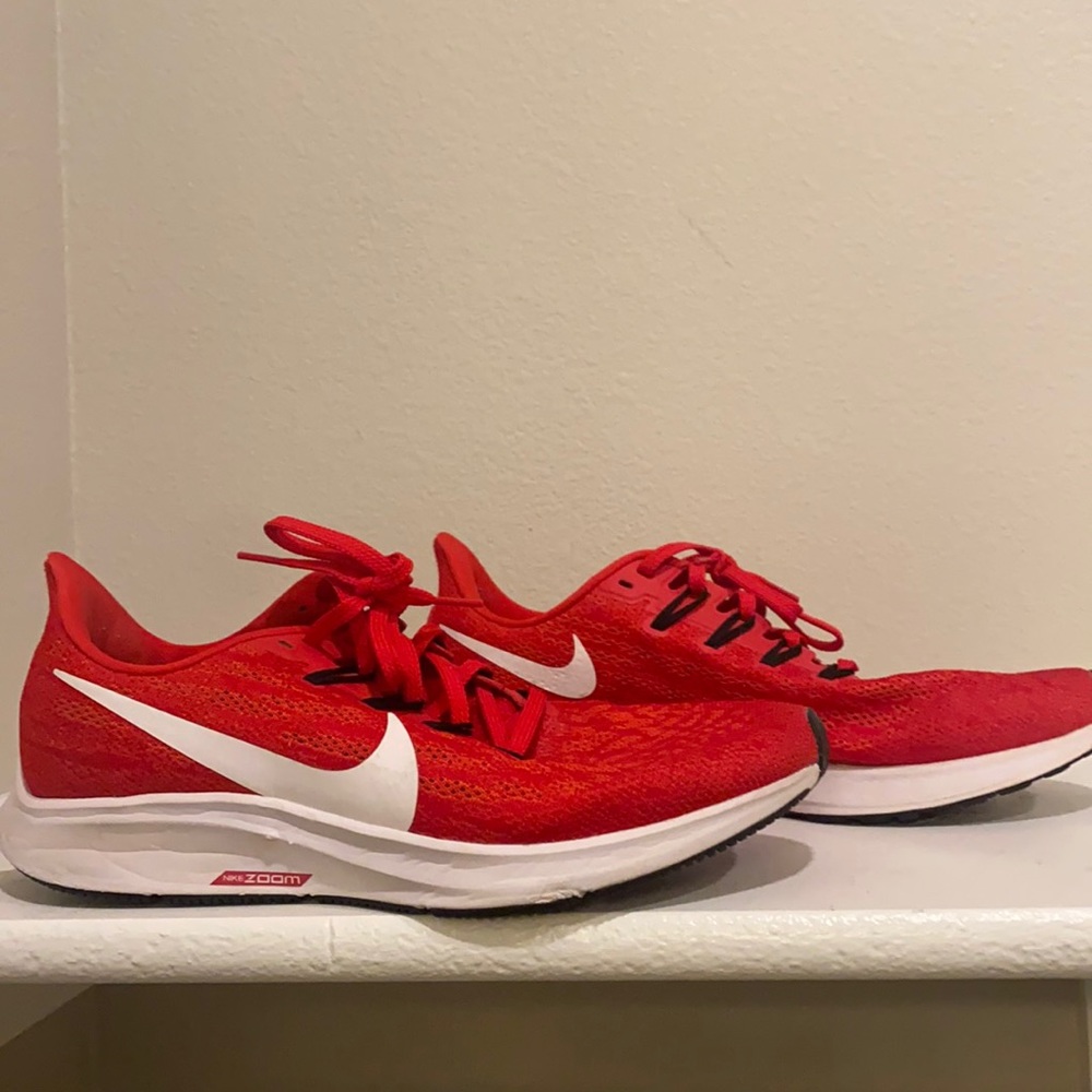 WOMENS NIKES WORN ONCE